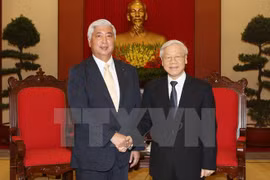 Des dirigeants reçoivent le ministre japonais de la Défense
