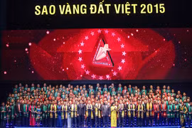 Remise du prix "Etoile d'or du Vietnam"