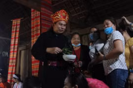 Plongée culturelle dans la cérémonie “Mát nhà” de l'ethnie minoritaire Muong