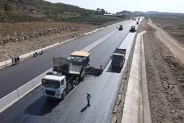 Le déblaiement et l’approvisionnement sur chantier décisifs pour les travaux de l’autoroute Nord-Sud