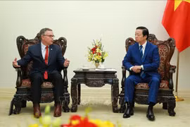 Le vice-PM Trân Hông Hà invite le groupe Dell à participer à la transformation numérique au Vietnam