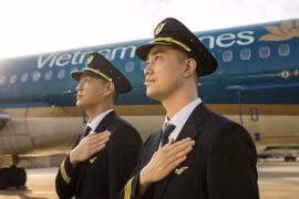 Vietnam Airlines inaugure une école de pilotage d'aviation à Kien Giang