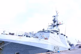 Un navire de la Royal Navy en visite à Ho Chi Minh-Ville