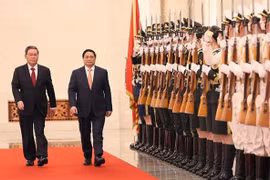 Le PM chinois préside la cérémonie d'accueil du PM vietnamien