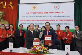 Les Croix-Rouges du Vietnam et de Chine signent un protocole de coopération