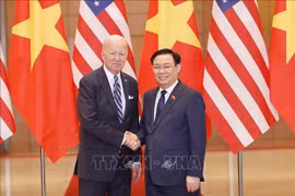Le président de l’Assemblée nationale Vuong Dinh Huê rencontre le président américain Joe Biden