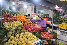 Les marchés sont occupés avant le Têt Vu Lan