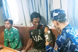 Sauvetage des membres d'un bateau en détresse au large de Con Dao