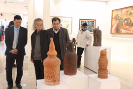 Vernissage d’une exposition d’œuvres artistiques de Hai Duong
