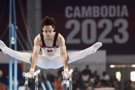 SEA Games 32 : le gymnaste Dinh Phuong Thanh médaillé d'or pour 5e fois consécutive 