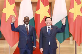 Vietnam-Côte d’Ivoire : Vuong Dinh Huê s’entretient avec Adama Bictogo