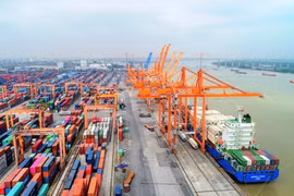 Coopération régionale et internationale pour le développement des services logistiques