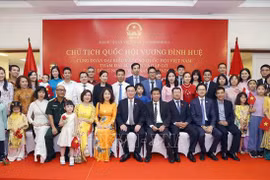 Le président de l’AN rencontre la communauté vietnamienne en Indonésie