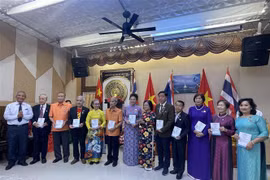 Des Viet-kieu en Thaïlande s’orientent vers les eaux et les îles de leur pays d’origine