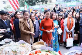 Le 12e Festival international de la gastronomie 2024, sur le thème "La Gastronomie qui unit", s'est ouvert à Hanoï dans la matinée du 8 décembre. Photo : VNA