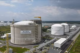 Le terminal de transbordement et de stockage de GNL le plus grand du Vietnam mène officiellement l’exploitation commerciale