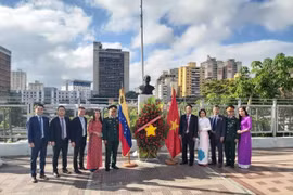 Les 76 ans de l'Armée populaire du Vietnam célébrés au Venezuela