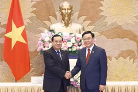 Le Vietnam s’attache toujours aux bonnes relations traditionnelles avec le Laos et le Cambodge