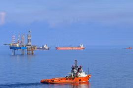Petrovietnam: pistes pour maintenir et augmenter les exploitations de pétrole brut et de gaz