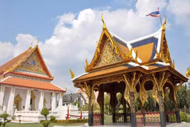 COVID-19: la Thaïlande autorise une réouverture de cinq types de commerce à Bangkok