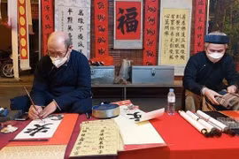 Des fêtes printanières d'autrefois recréées dans le Vieux quartier de Hanoi 