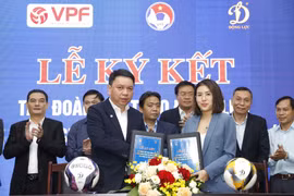 Dông Luc mouille toujours le maillot pour le football vietnamien