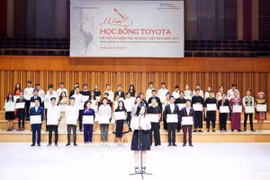 Des jeunes talents musicaux vietnamiens obtiennent des bourses d'études Toyota