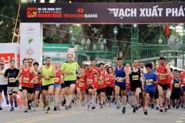 Plus de 5.000 coureurs au marathon international Techcombank de HCM-Ville