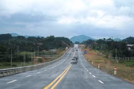 Le Vietnam et le Laos accélèrent le projet d'autoroute Hanoi-Vientiane