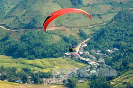 Ouverture du Festival de parapente au col Khau Pha à Yen Bai 