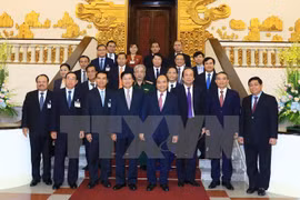 Le Premier ministre laotien Thougloun Sisoulith en visite au Vietnam