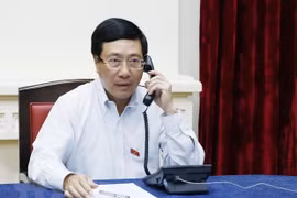 Conversation téléphonique entre le vice-PM Pham Binh Minh et le chef de la diplomatie singapourienne