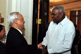 Le Vietnam et Cuba renforcent leurs relations parlementaires