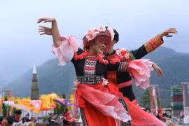 Le site touristique de Sun World Fansipan Legend s'anime avec le festival de cuisine du Nord-Ouest