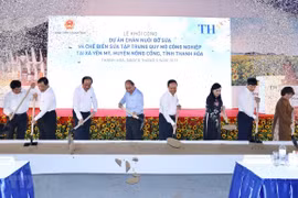Le PM à la cérémonie de mise en chantier d'un projet d’élevage bovin à Thanh Hoa
