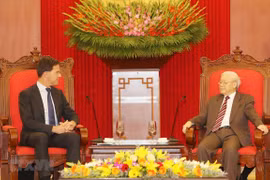 Le SG du PCV et président Nguyên Phu Trong reçoit le Premier ministre néerlandais