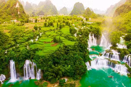 Chevauchée fantastique dans le géoparc mondial Non nuoc Cao Bang