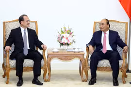 Le Premier ministre Nguyên Xuân Phuc salue les investisseurs de Hong Kong