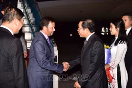Le sultan du Bruneï entame sa visite d’Etat au Vietnam