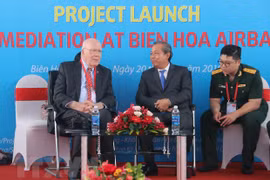 Le Vietnam et les Etats-Unis signent un document pour assister les personnes handicapées
