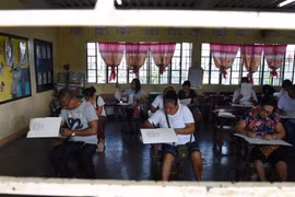 Philippines : explosions avant les élections de mi-mandat
