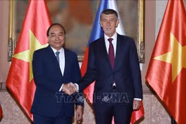 Entretien entre le Premier ministre Nguyen Xuan Phuc et son homologue tchèque