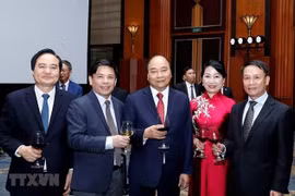 Le PM Nguyên Xuân Phuc organise une réception en l’honneur de la Fête nationale