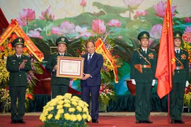 Le Premier ministre Nguyên Xuân Phuc honore la Journée traditionnelle des garde-frontières