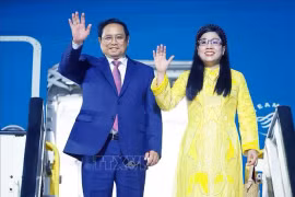 Le Premier ministre Pham Minh Chinh et son épouse. Photo : VNA