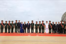 Le Premier ministre cambodgien Samdech Thipadei Hun Manet et la délégation vietnamienne assistant à la cérémonie marquant la 47e Journée de la "marche pour renverser le régime génocidaire de Pol Pot". Photo: VNA