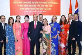 Le PM Nguyen Xuan Phuc rencontre la communauté vietnamienne en Norvège