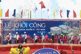Le Vietnam et la France coopèrent dans le traitement du cancer