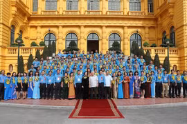 Le dirigeant Nguyen Phu Trong rencontre des cadres syndicaux