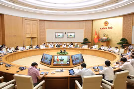 COVID-19 : poursuite de la mise en quarantaine des spécialistes étrangers entrant au Vietnam